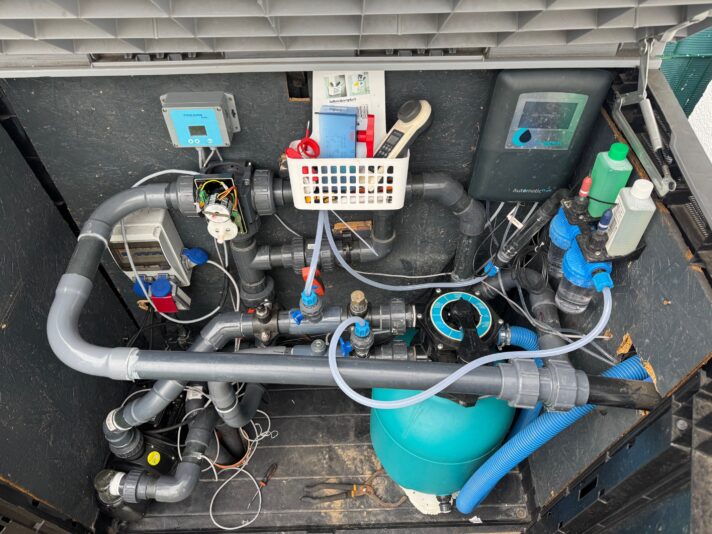 erste pool verohrung