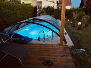 Unser Freizeitvergnügen. Poolbau von geplanter GFK Wanne mit Treppe zu einem Oval Stahlwand Pool.