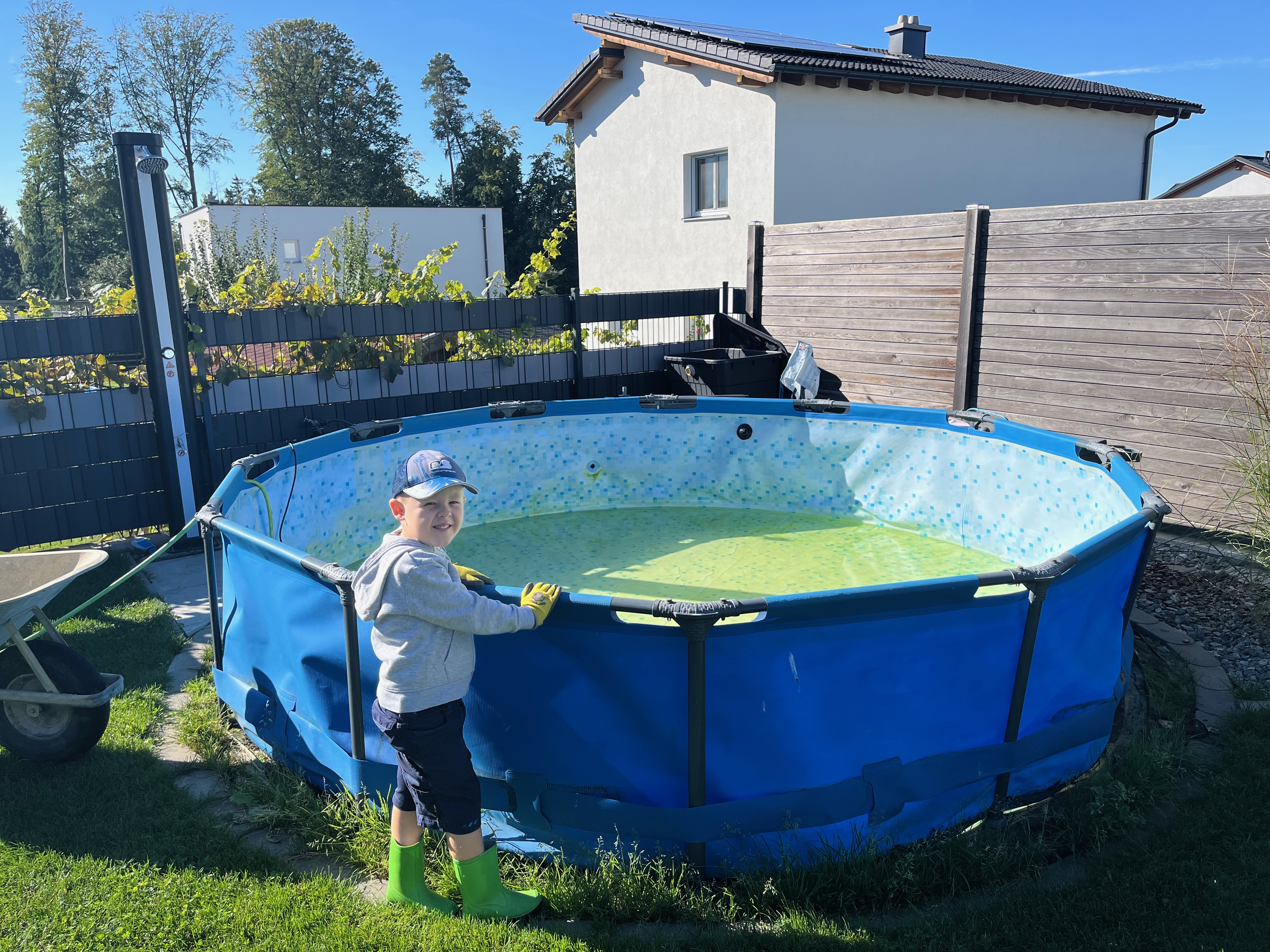 Meine jüngster Sohn Matteo bei der Demontage